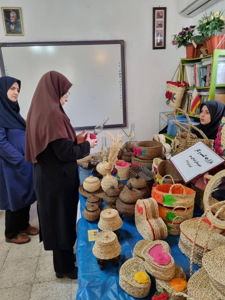 دبیرستان غیر دولتی دخترانه فردای سبز در انزلی دبیرستان غیر دولتی دخترانه فردای سبز در انزلی