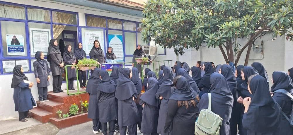 دبیرستان غیر دولتی دخترانه فردای سبز در انزلی دبیرستان غیر دولتی دخترانه فردای سبز در انزلی