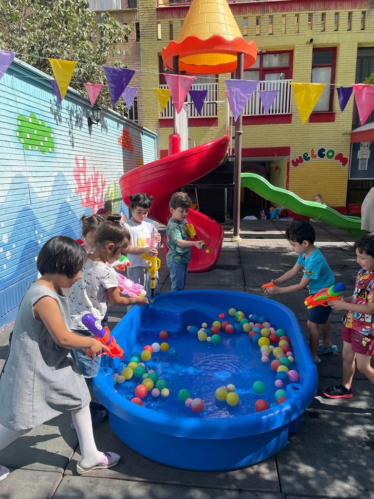 مهدکودک الکترونیک بهار اندیشه ۴ ستاره