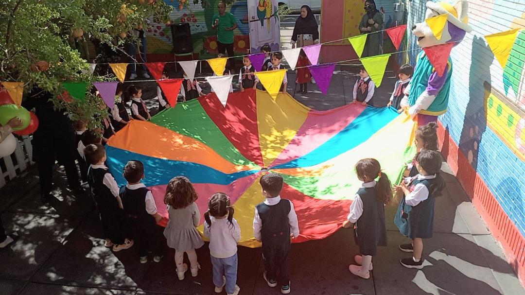 مهدکودک الکترونیک بهار اندیشه ۴ ستاره