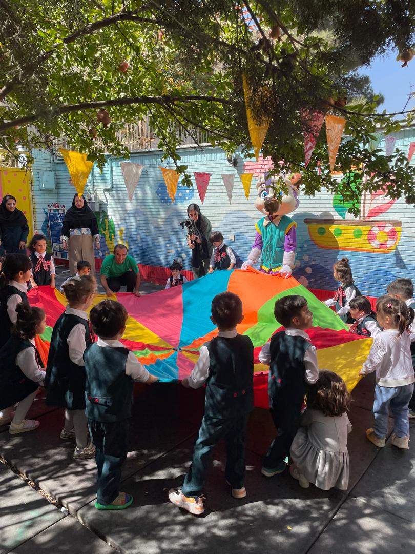 مهدکودک الکترونیک بهار اندیشه ۴ ستاره