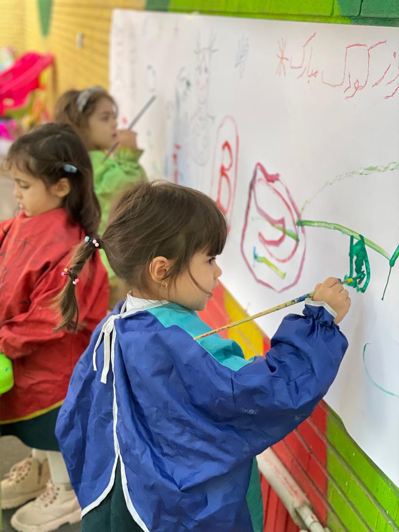 مهدکودک الکترونیک بهار اندیشه ۴ ستاره