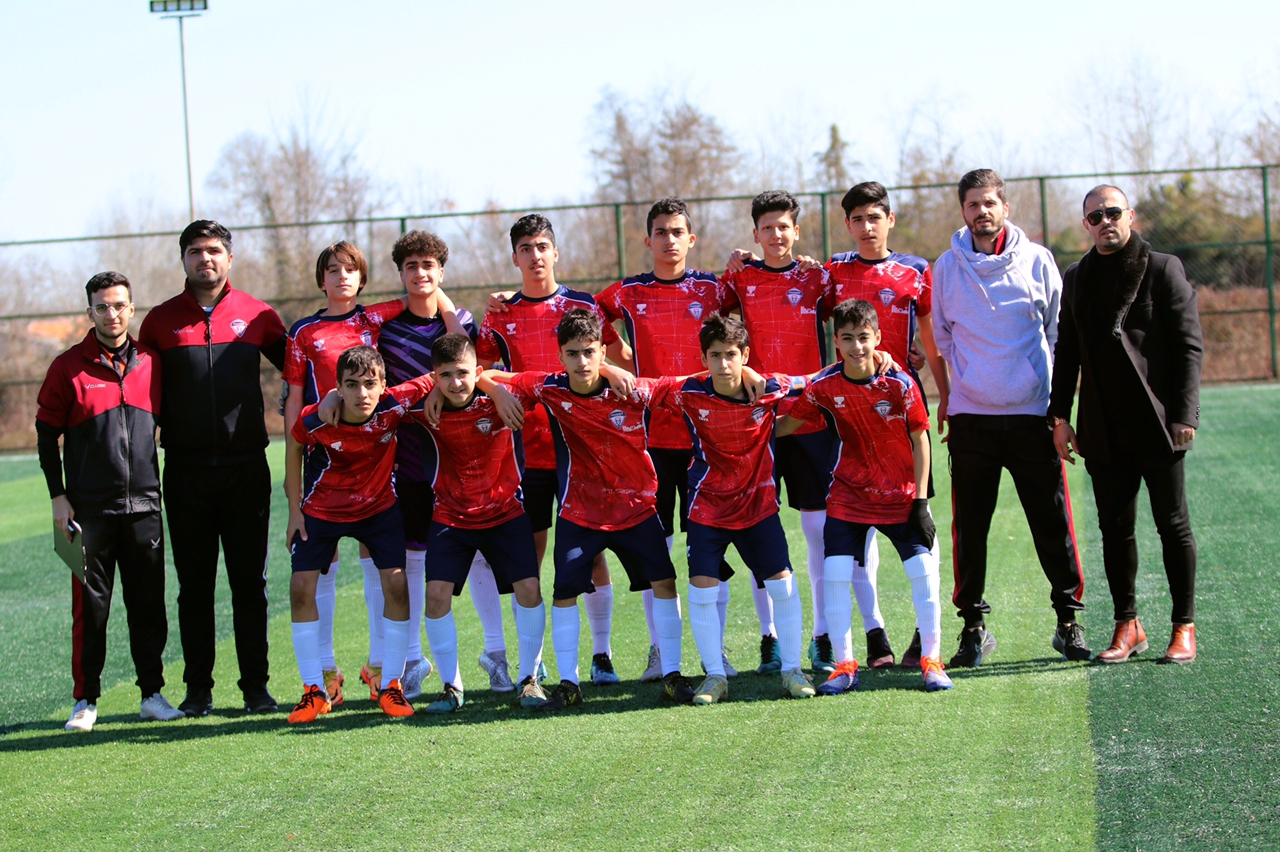 آکادمی فوتبال برتر در رشت