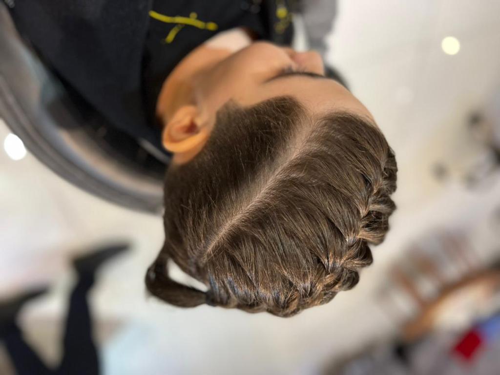 آموزشگاه آرایشگری مردانه رز سیاه رشت