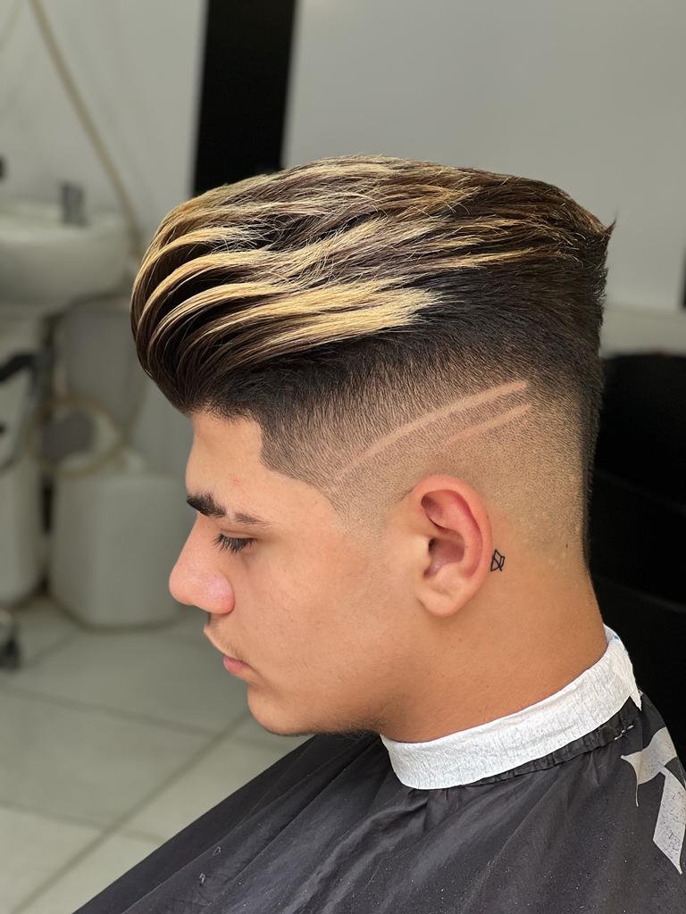 آموزشگاه آرایشگری مردانه رز سیاه رشت