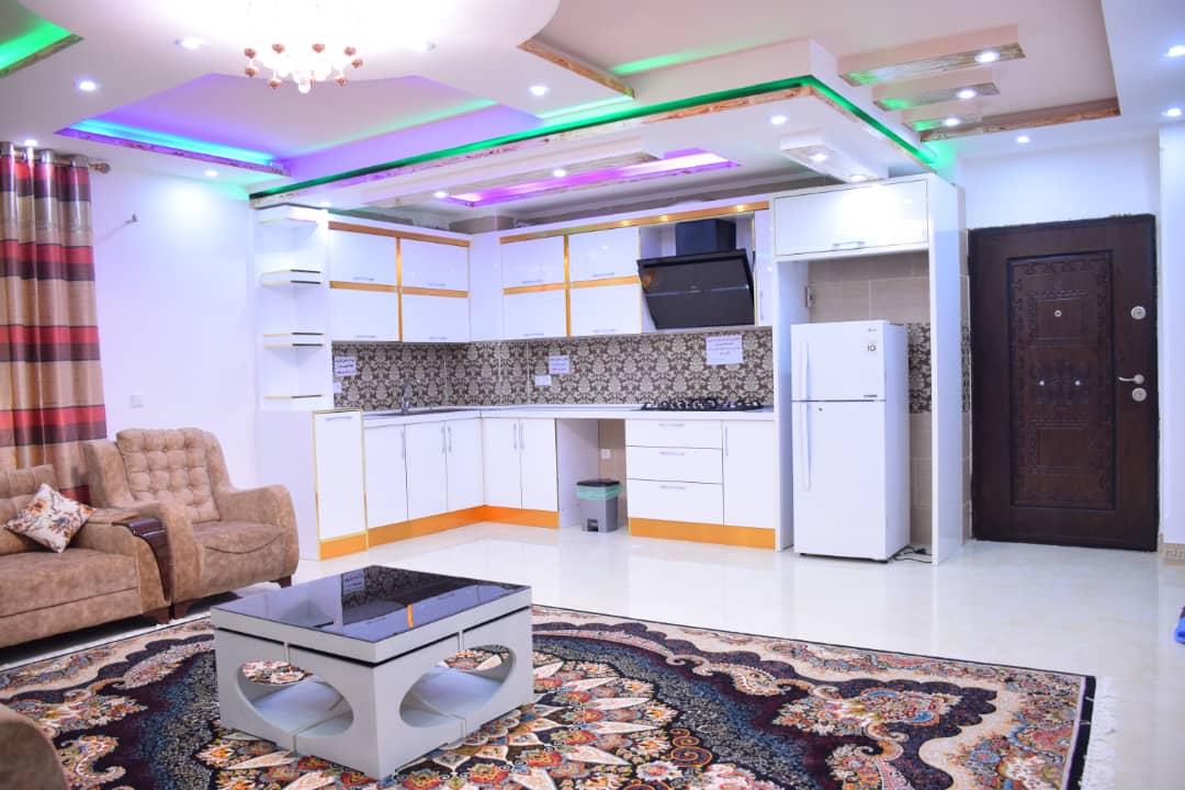 سوئیت و هتل آپارتمان امپراطور در قشم