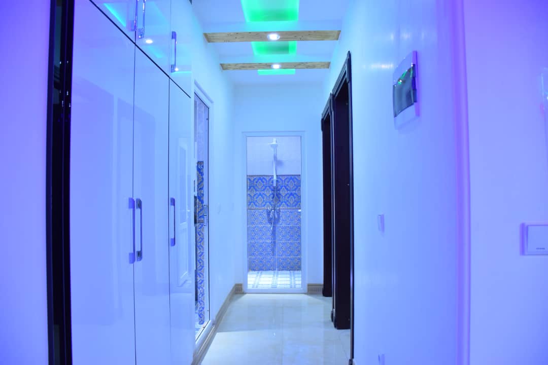 سوئیت و هتل آپارتمان امپراطور در قشم