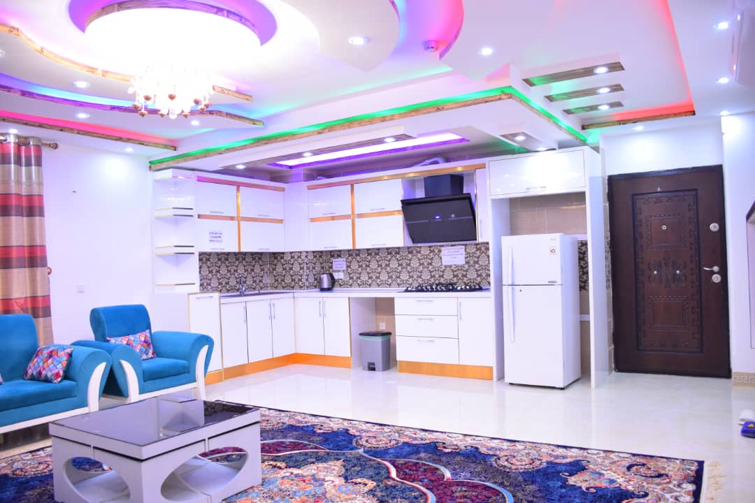 سوئیت و هتل آپارتمان امپراطور در قشم