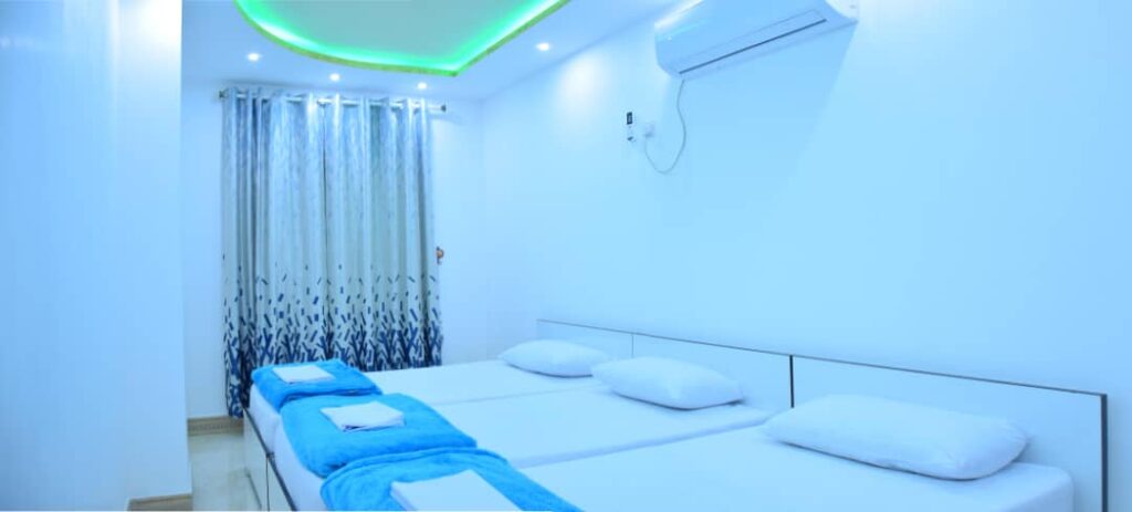 سوئیت و هتل آپارتمان امپراطور در قشم