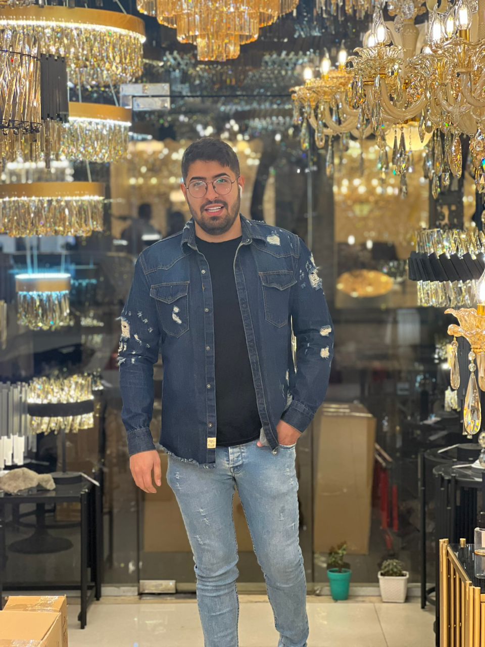 لوستر حامد در لاله زار لوستر حامد در لاله زار