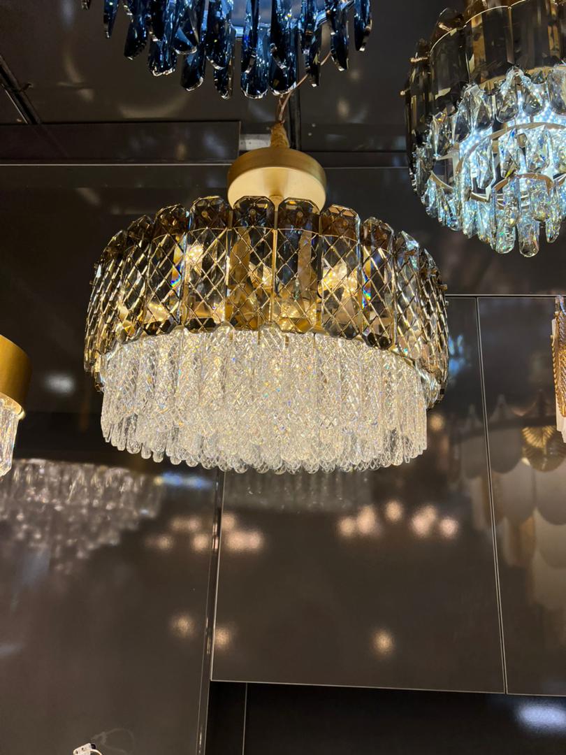 لوستر حامد در لاله زار لوستر حامد در لاله زار