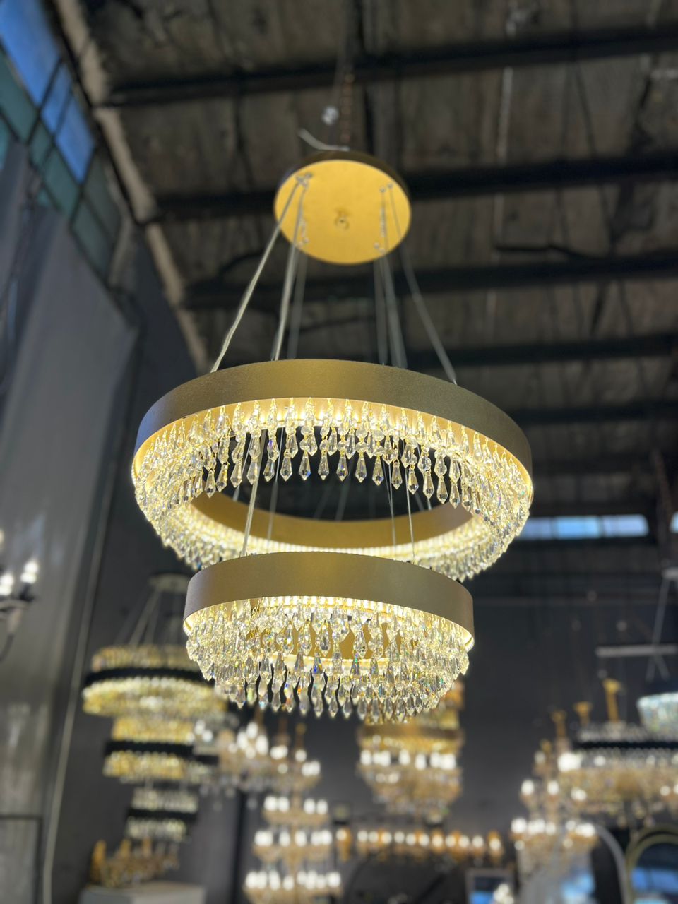 لوستر حامد در لاله زار لوستر حامد در لاله زار