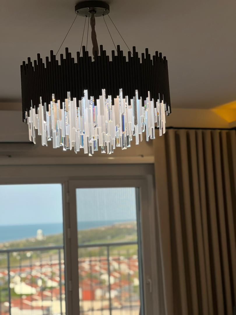 لوستر حامد در لاله زار لوستر حامد در لاله زار