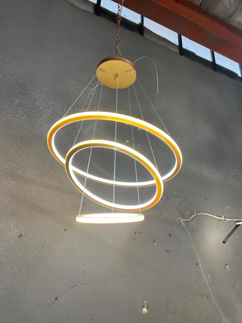 لوستر حامد در لاله زار لوستر حامد در لاله زار