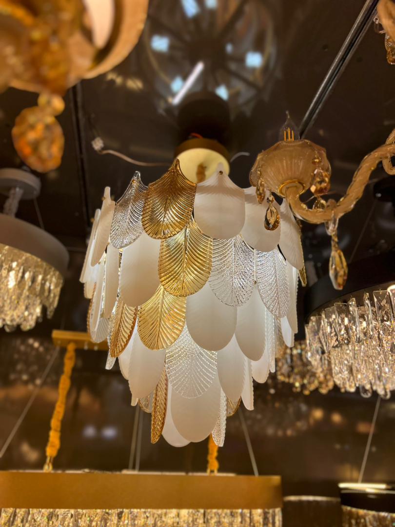 لوستر حامد در لاله زار لوستر حامد در لاله زار