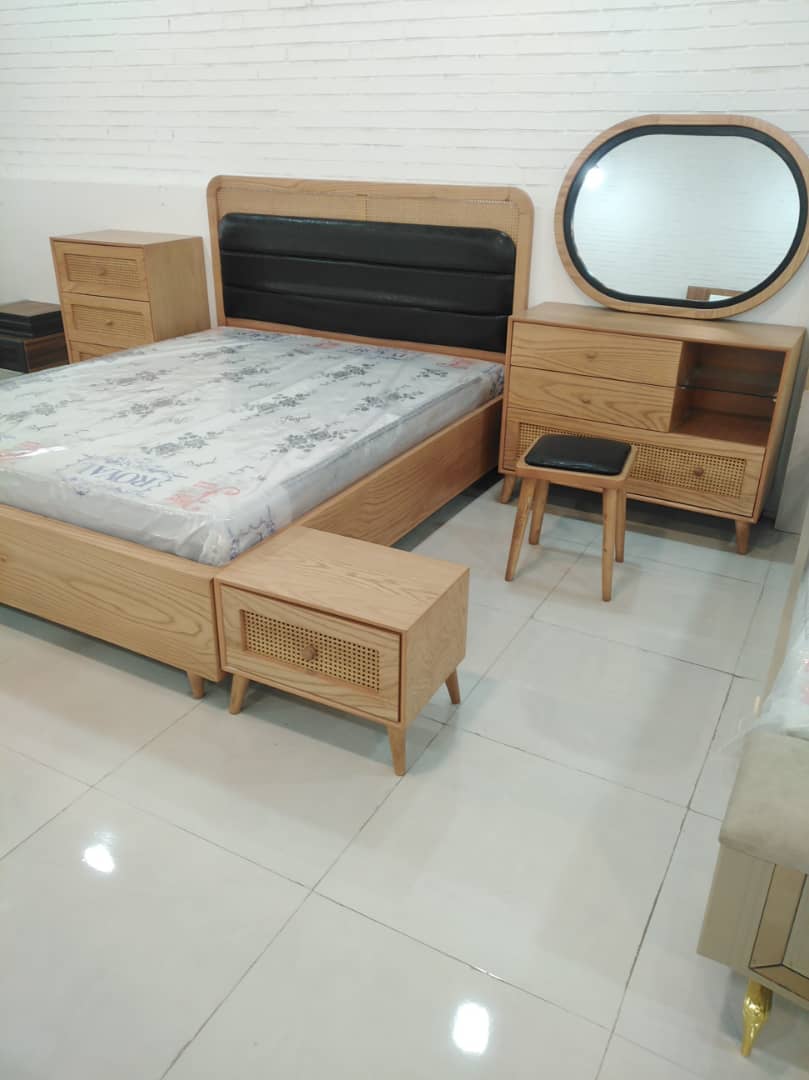 مبلمان برگزیده در شیراز