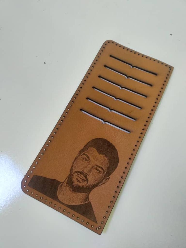 حکاکی و برش لیزر جانی بیرجند