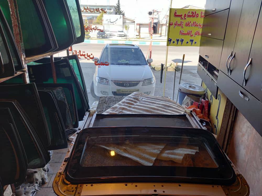 شیشه اتومبیل فرزاد شمس در چالوس