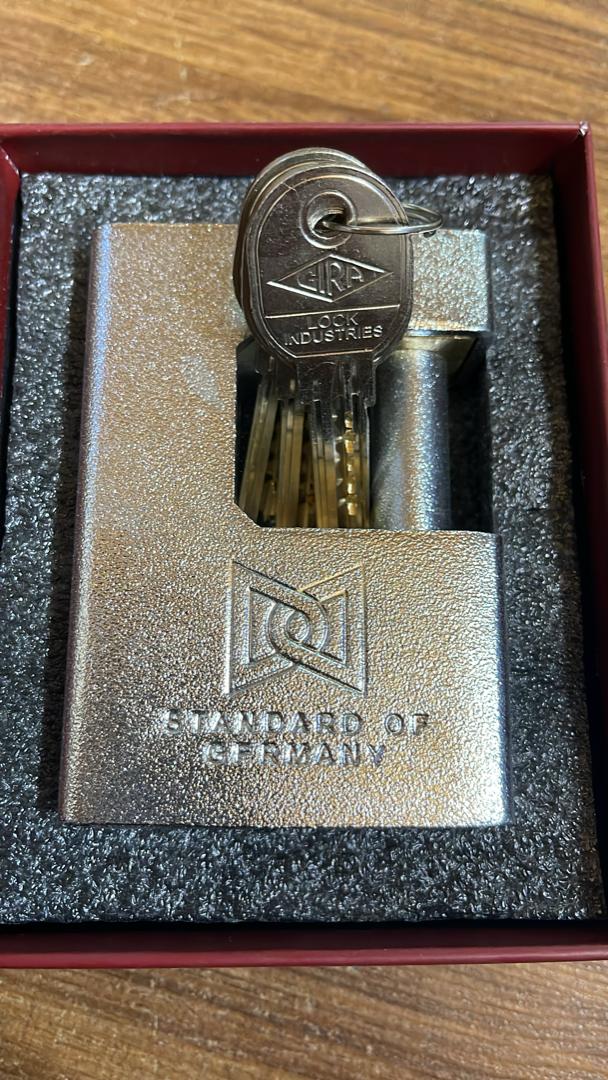 کلید و ریموت مرکزی برزگر در آمل کلید و ریموت مرکزی برزگر در آمل