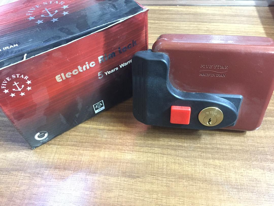 کلید و ریموت مرکزی برزگر در آمل کلید و ریموت مرکزی برزگر در آمل