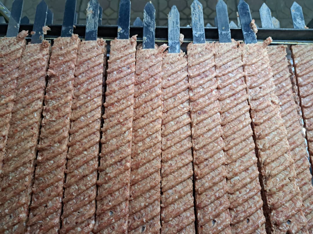 کباب سرای صادق در بندرکیاشهر کباب سرای صادق در بندرکیاشهر