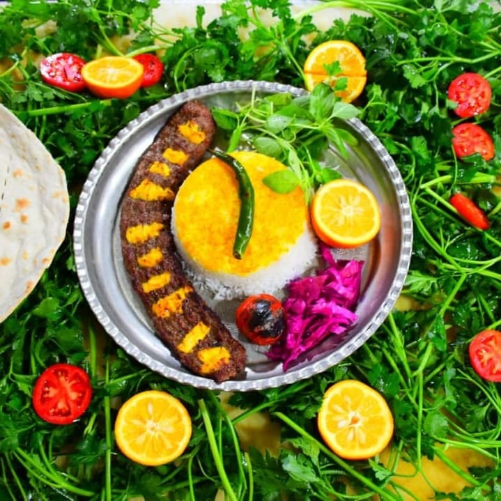 رستوران کباب سنتی بناب صدرا در کرج