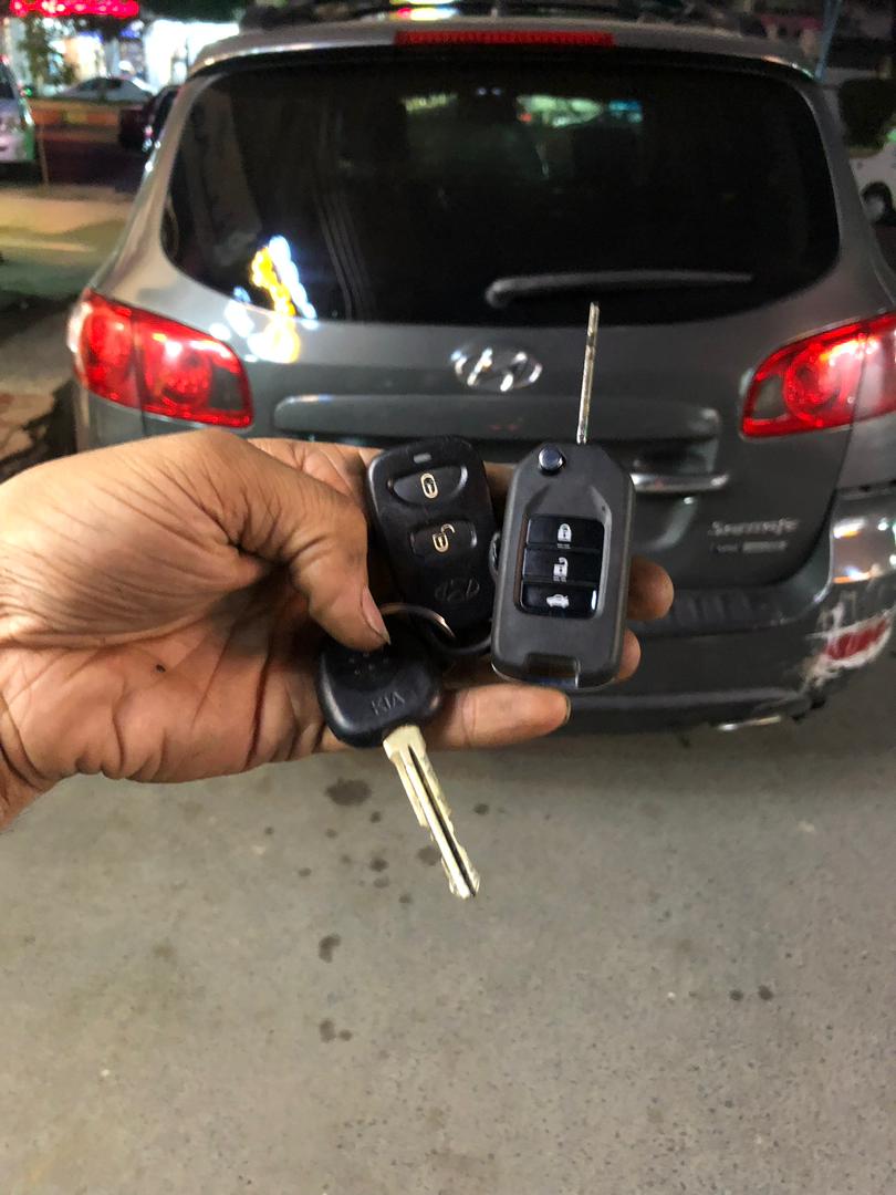 کلید و ریموت مرکزی برزگر در آمل کلید و ریموت مرکزی برزگر در آمل