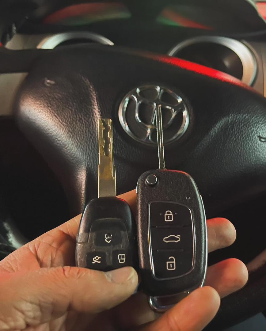 کلید و ریموت مرکزی برزگر در آمل کلید و ریموت مرکزی برزگر در آمل