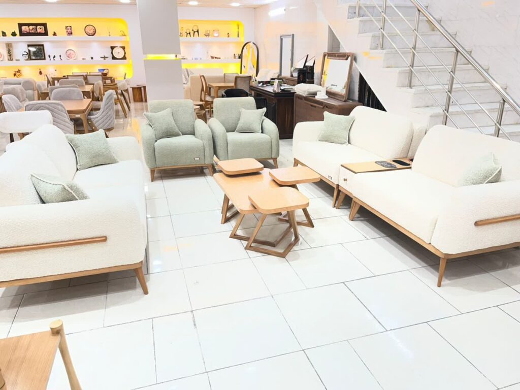 مبلمان برگزیده در شیراز