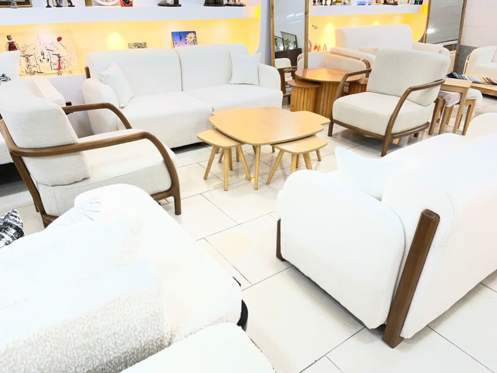 مبلمان برگزیده در شیراز