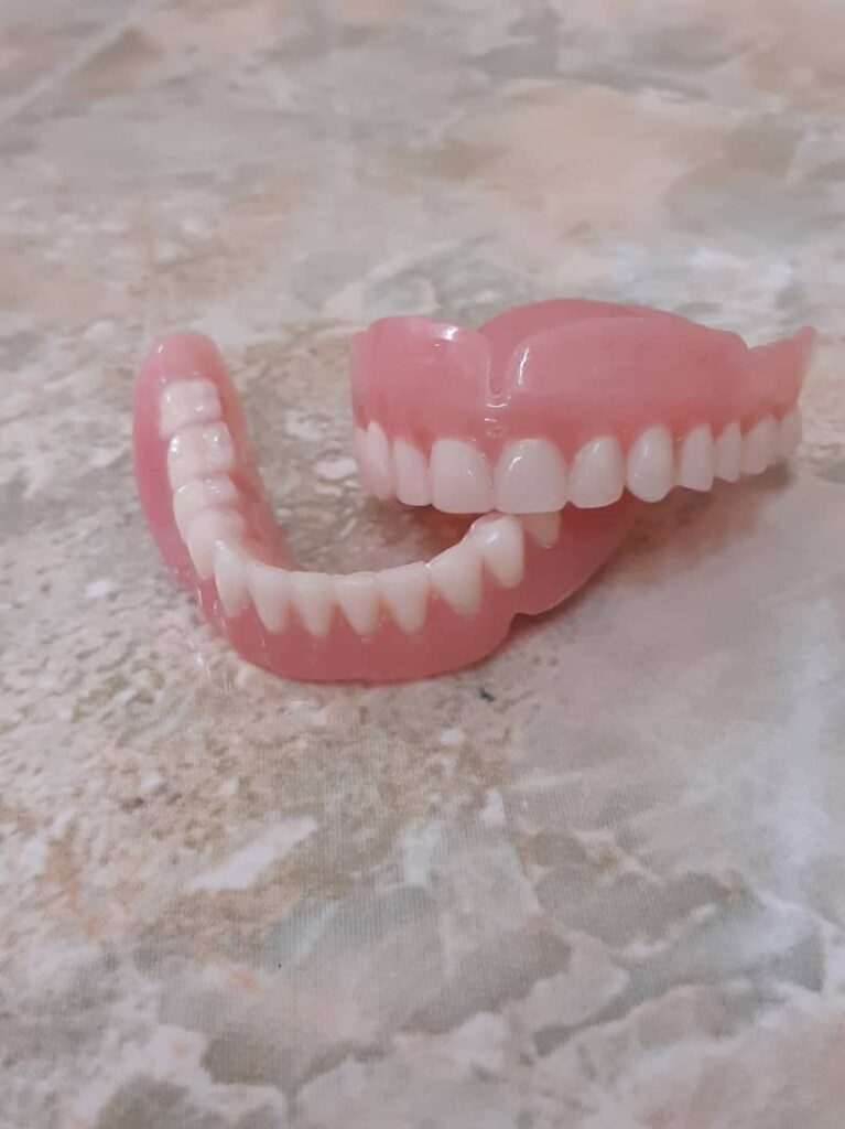 دندانسازی حسن غریبی در اقلید دندانسازی حسن غریبی در اقلید