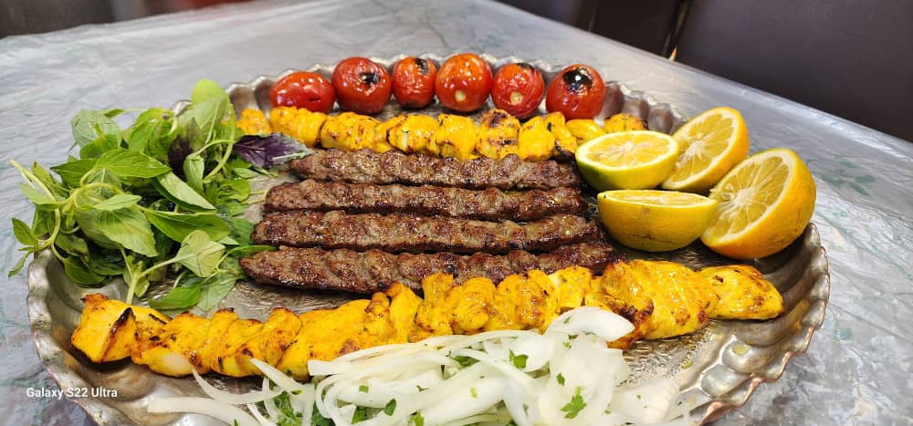 رستوران کباب سنتی بناب صدرا در کرج