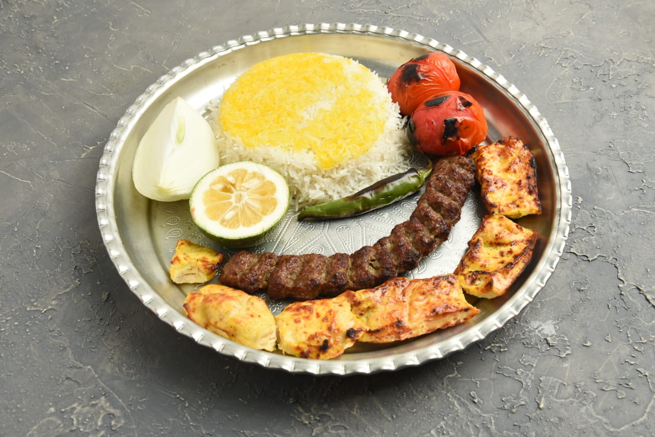 رستوران کباب سنتی بناب صدرا در کرج