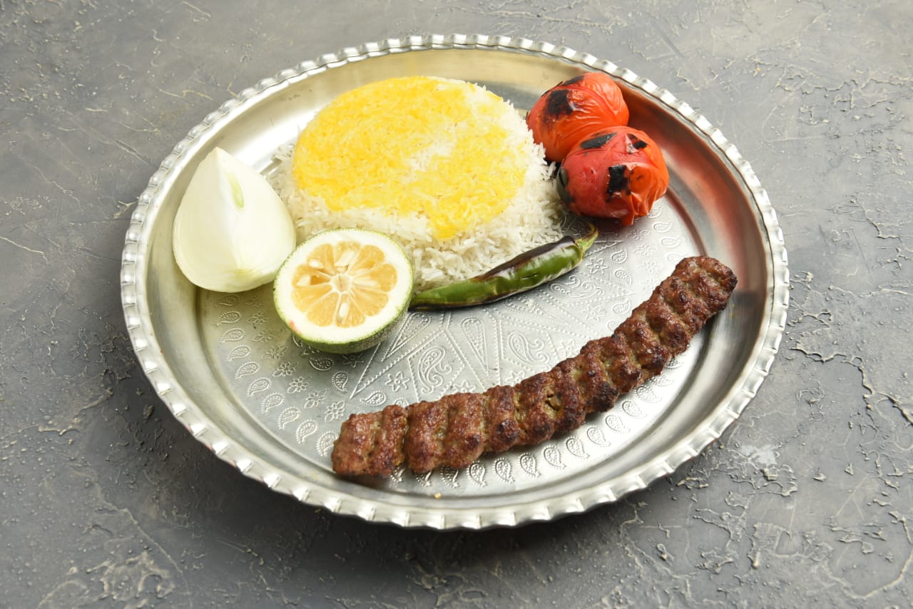 رستوران کباب سنتی بناب صدرا در کرج