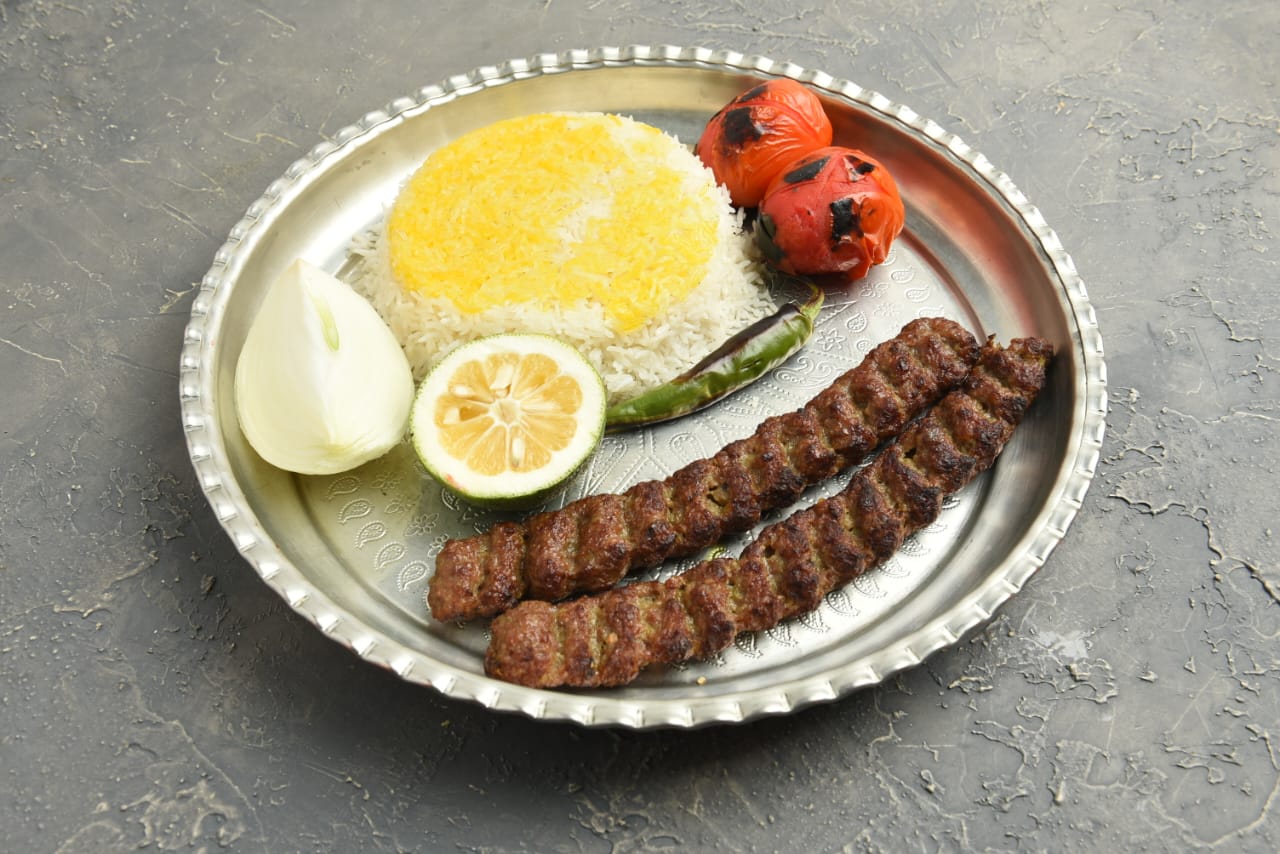 رستوران کباب سنتی بناب صدرا در کرج