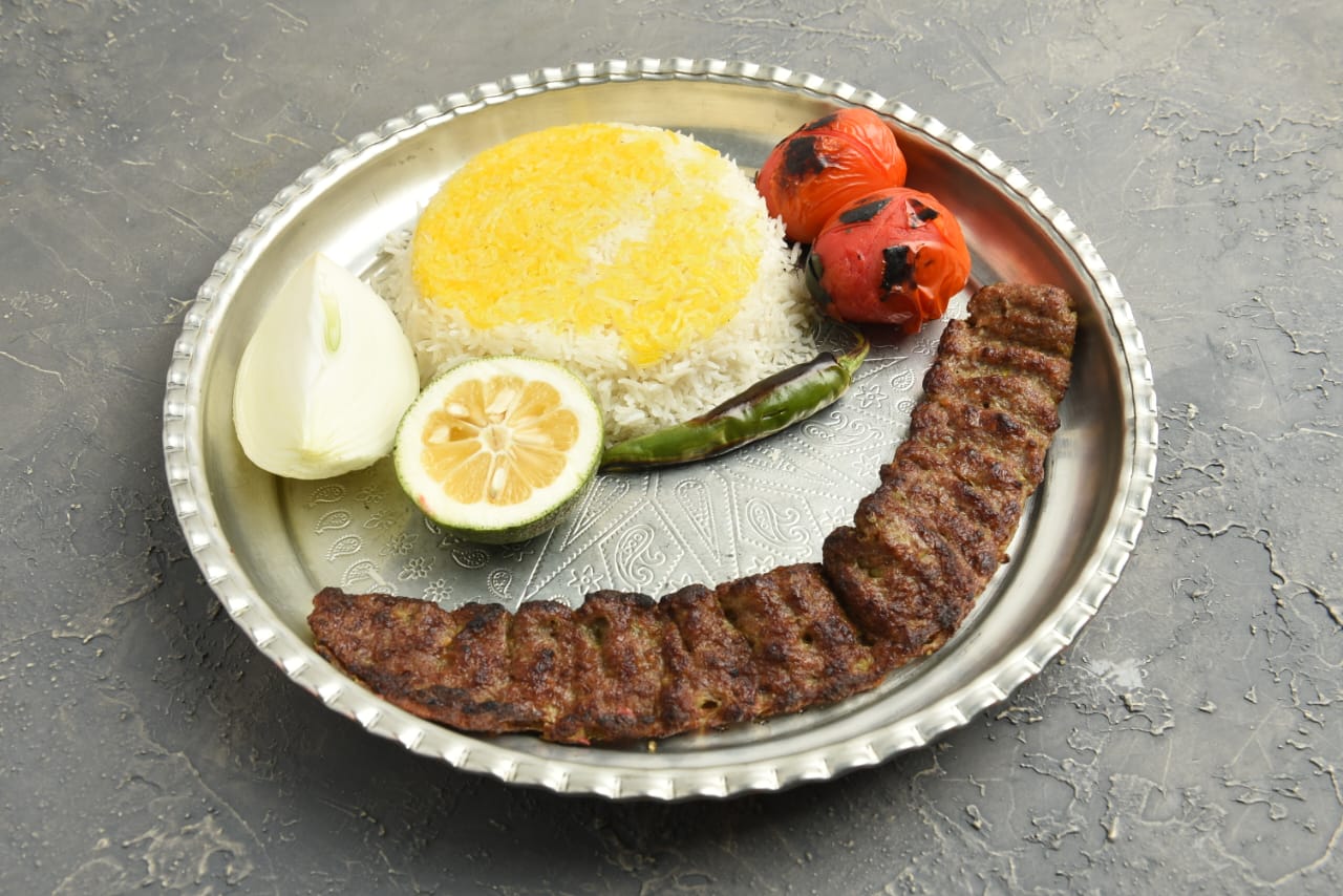 رستوران کباب سنتی بناب صدرا در کرج