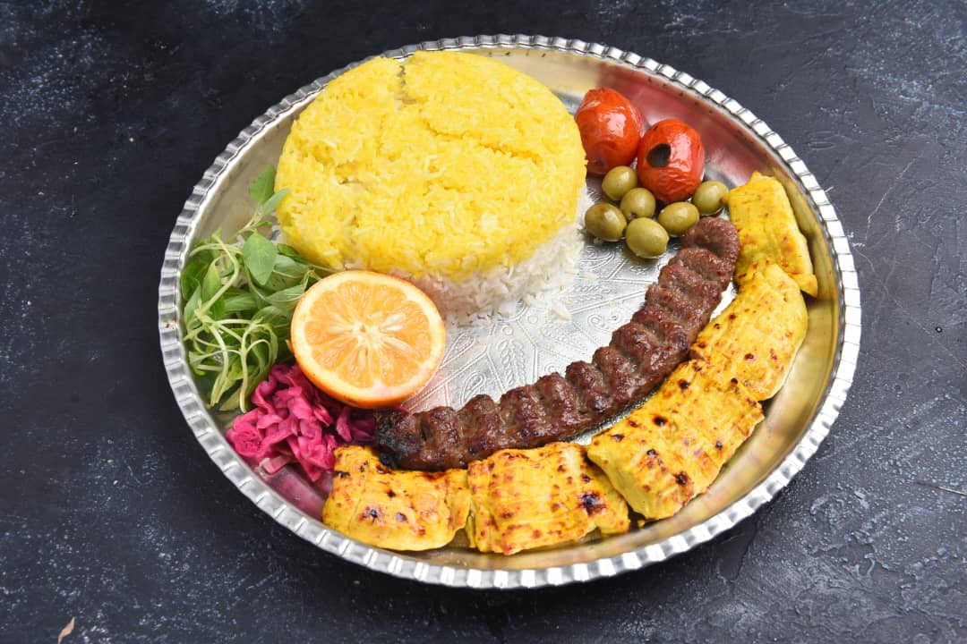 رستوران کباب سنتی بناب صدرا در کرج