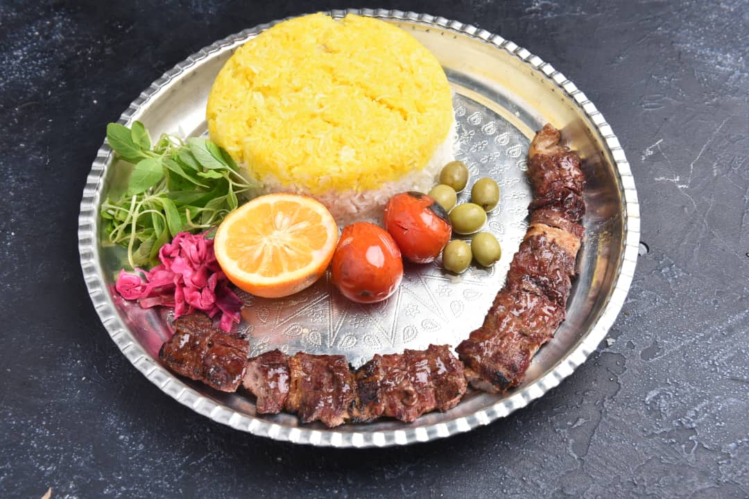 رستوران کباب سنتی بناب صدرا در کرج