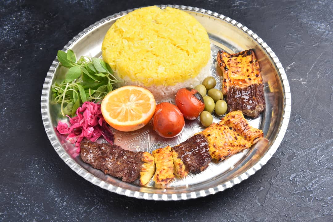 رستوران کباب سنتی بناب صدرا در کرج