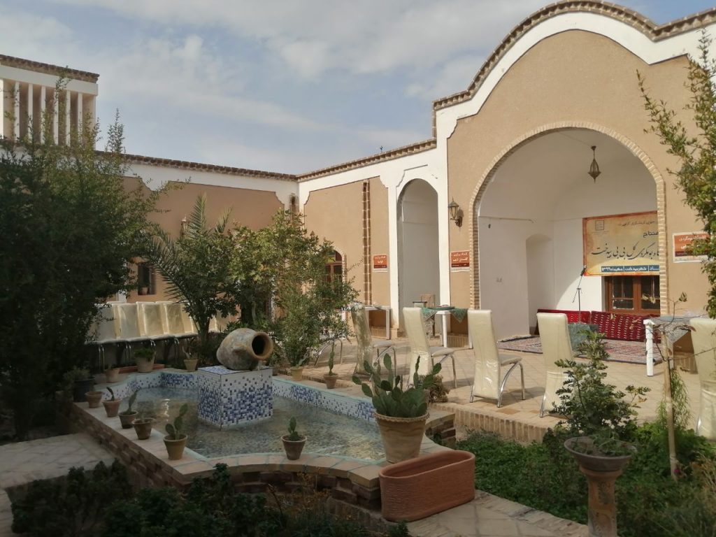 اقامتگاه بومگردی گل بی بی در بیدخت