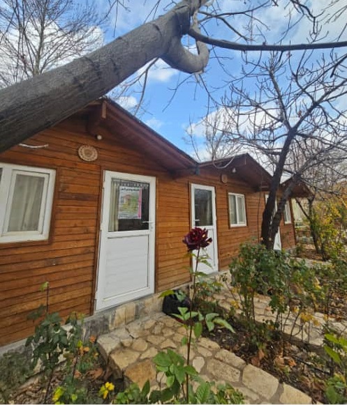 اقامتگاه بوم گردی السون در آتشکده فیروزآباد فارس