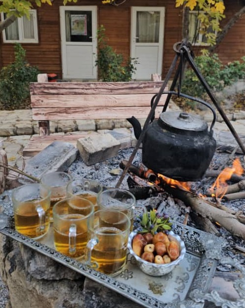 اقامتگاه بوم گردی السون در آتشکده فیروزآباد فارس