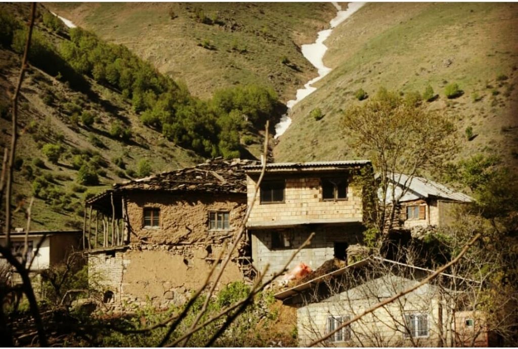 اقامتگاه بوم گردی ناتر در مرزن آباد چالوس اقامتگاه بوم گردی ناتر در مرزن آباد چالوس