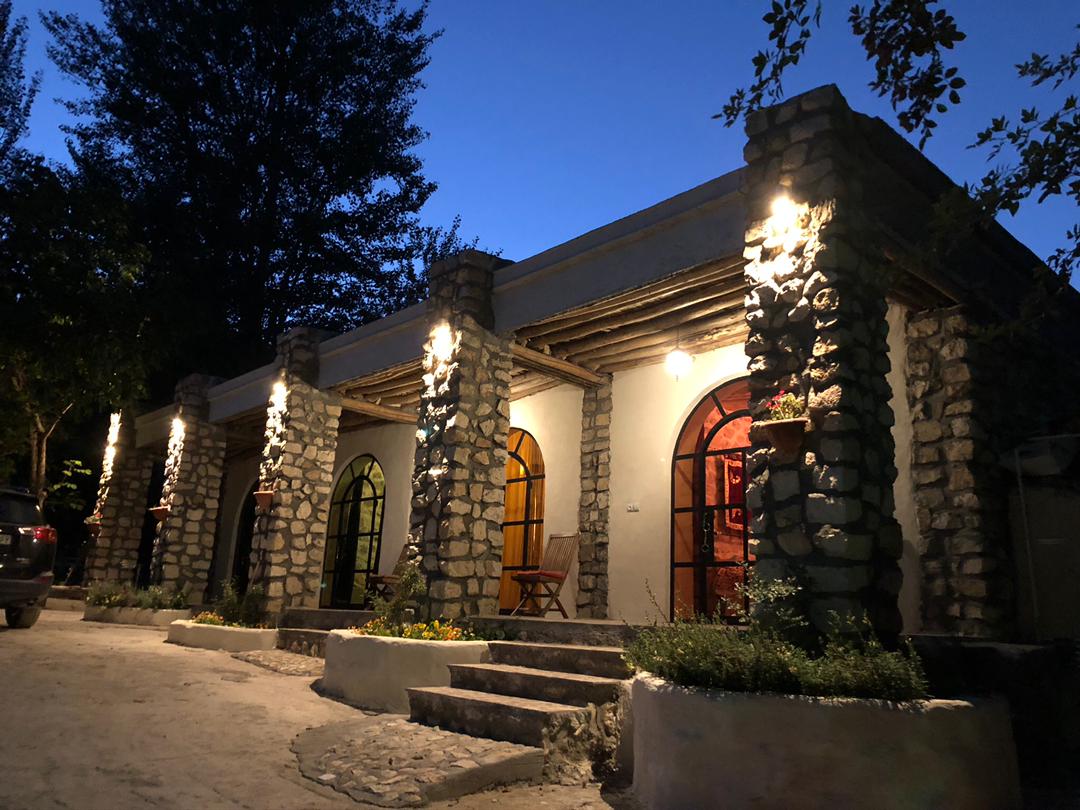 اقامتگاه بوم گردی شازده خان در مهرگرد سمیرم اقامتگاه بوم گردی شازده خان در مهرگرد سمیرم