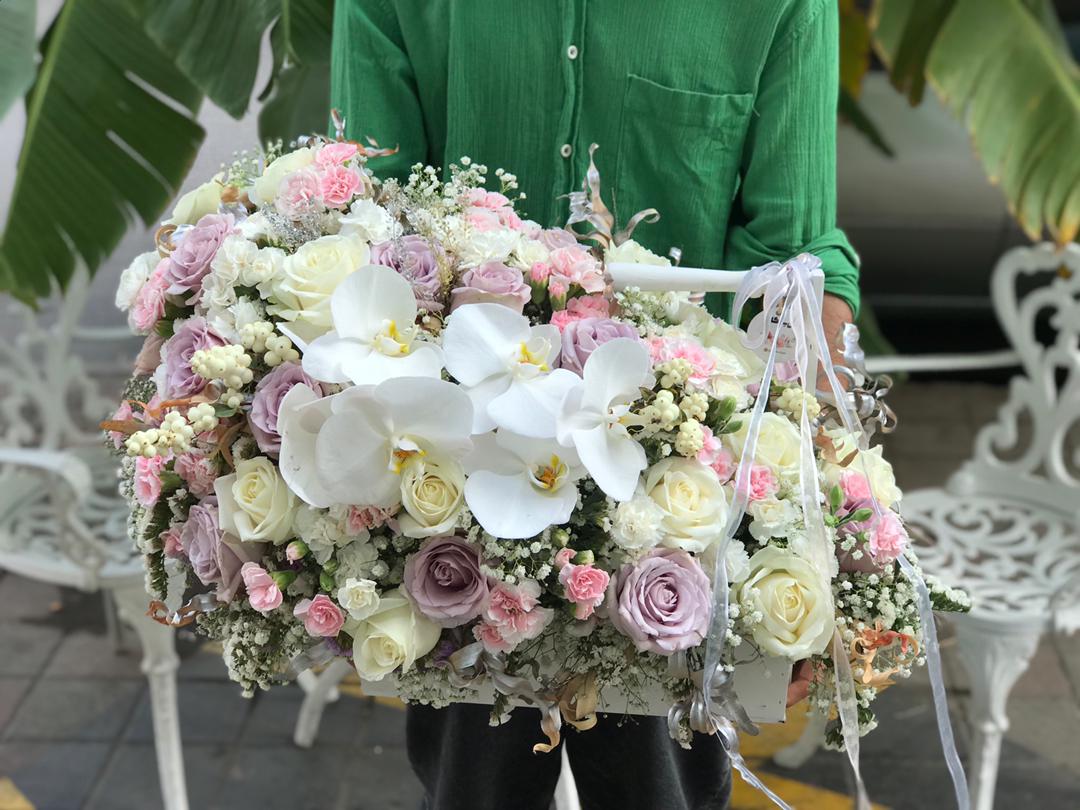 گلفروشی دکان گل در رشت