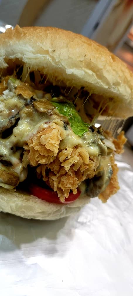 مرغ سوخاری لبخند در میبد