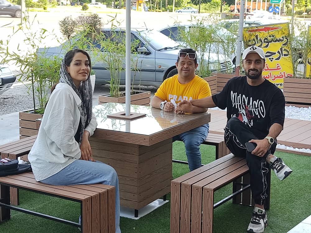 رستوران دارچین در لاهیجان رستوران دارچین در لاهیجان