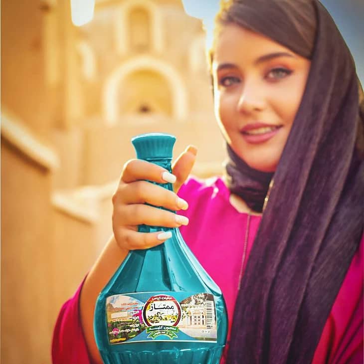 گلاب و عرقیجات ممتاز غیاثی در کاشان گلاب و عرقیجات ممتاز غیاثی در کاشان