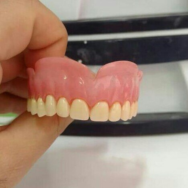 لابراتوار دندانسازی پرشین در گناوه