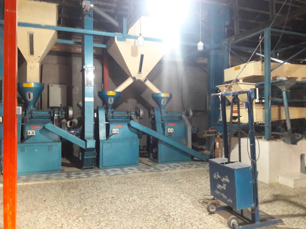 کارگاه صنعتی پادنگ سازان خزر در رشت کارگاه صنعتی پادنگ سازان خزر در رشت